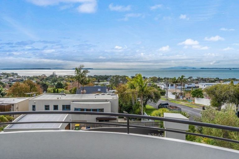 Photo of property in 62 Castor Bay Road, Castor Bay, Auckland, 0620