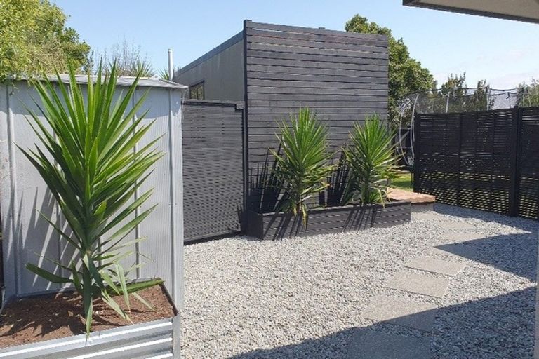 Photo of property in 76 Blue Gum Place, New Brighton, Christchurch, 8083