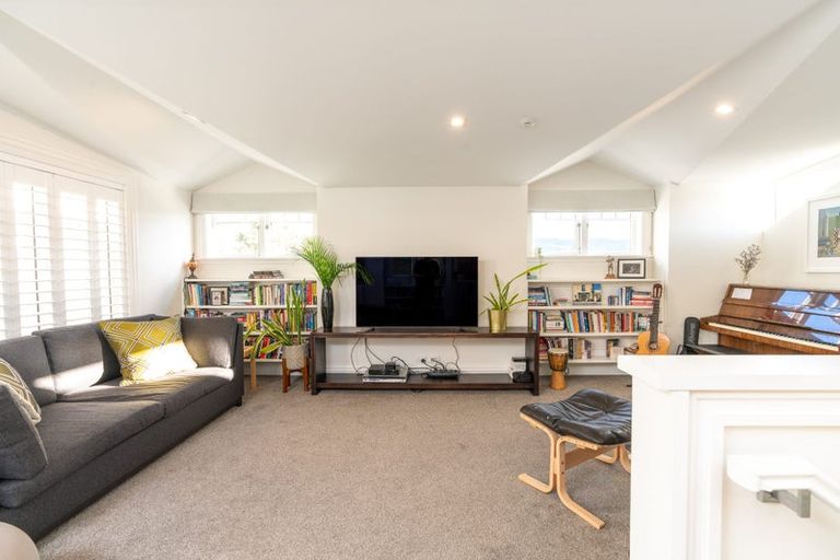 Photo of property in 48 Mcfarlane Street, Mount Victoria, Wellington, 6011
