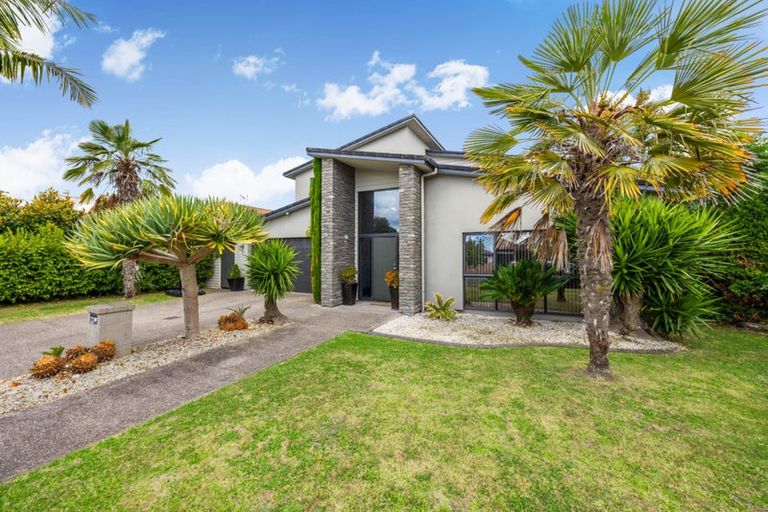 Photo of property in 24 Corsica Way, Karaka, Papakura, 2113