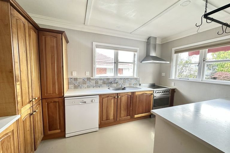 Photo of property in 54 Rogan Street, Mount Roskill, Auckland, 1041