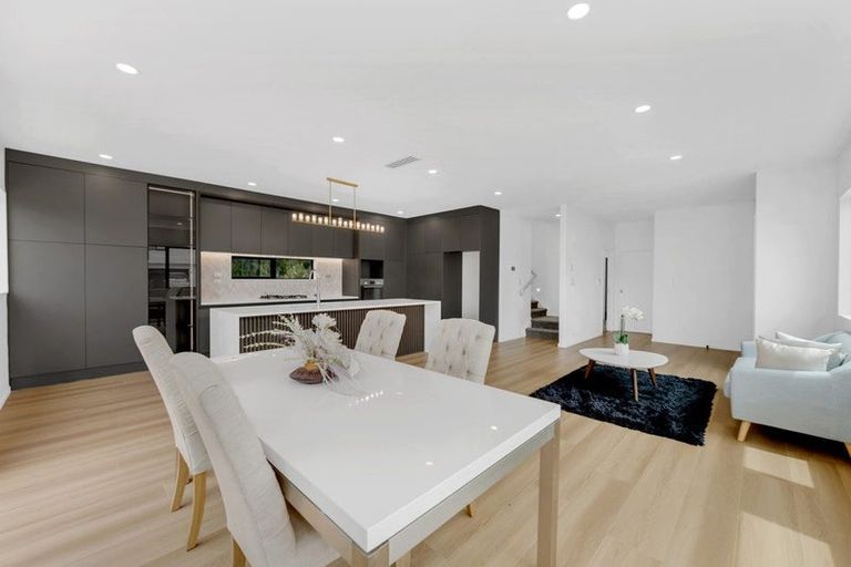Photo of property in 27 Tannaghmore Drive, Flat Bush, 2019