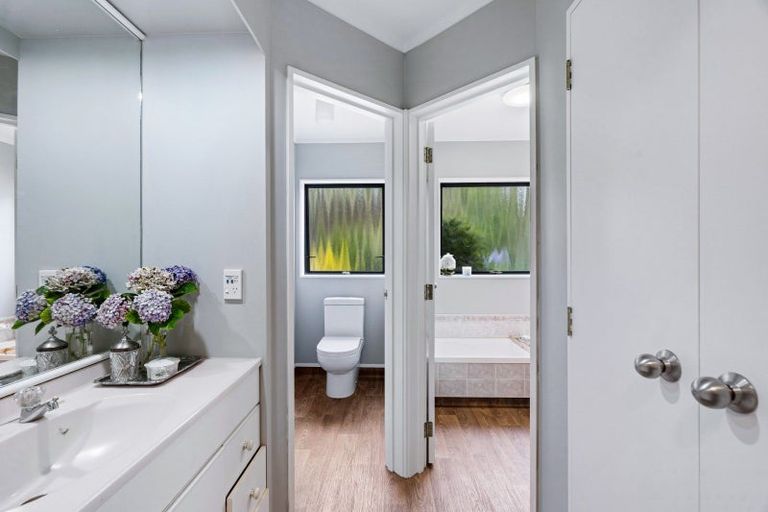 Photo of property in 20 Kingsgate Avenue, Havelock North, 4130