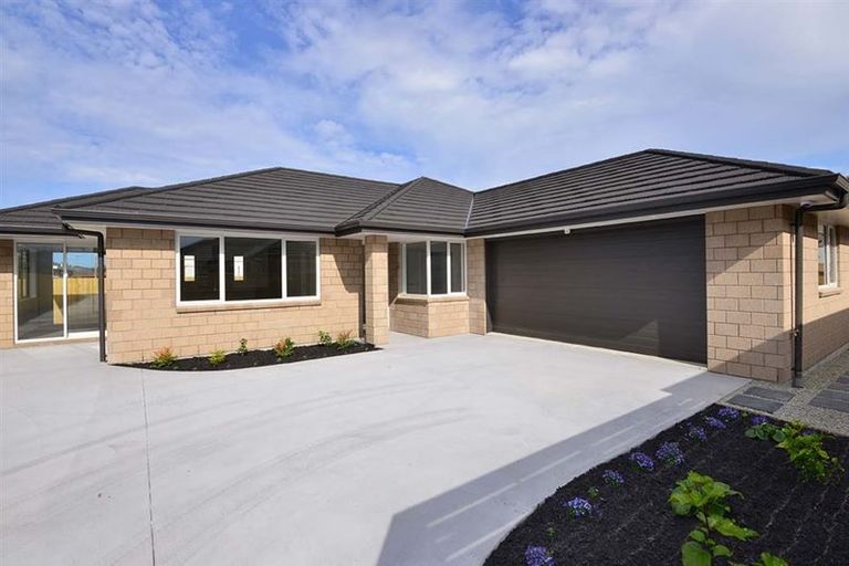 Photo of property in 19a Edward Avenue, Orewa, 0931