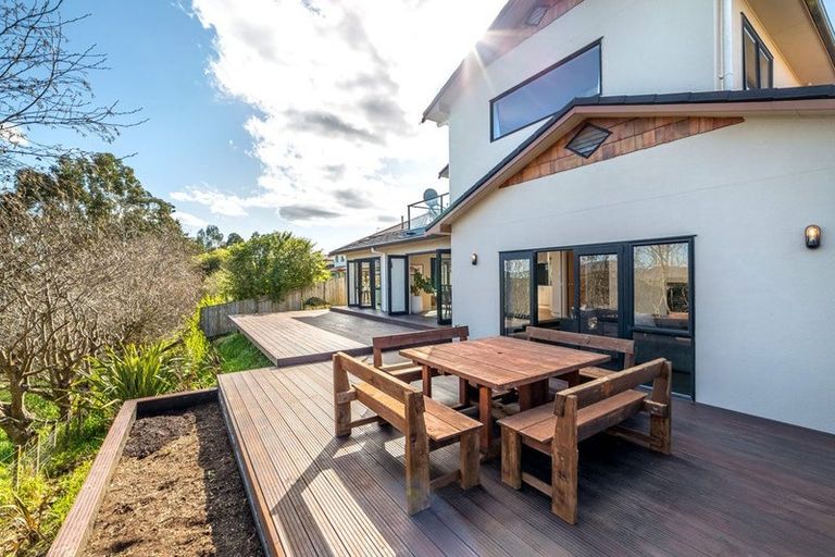 Photo of property in 106 Pacific Drive, Fitzherbert, Palmerston North, 4410