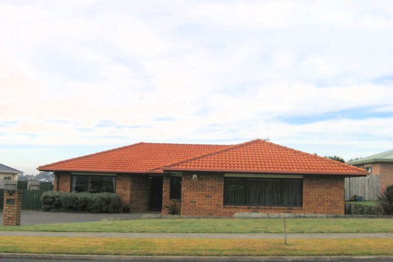 Photo of property in 39 Church Road, Pukete, Hamilton, 3200