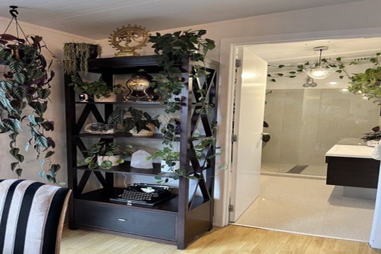 Photo of property in 13 Sea View Terrace, Cockle Bay, Auckland, 2014