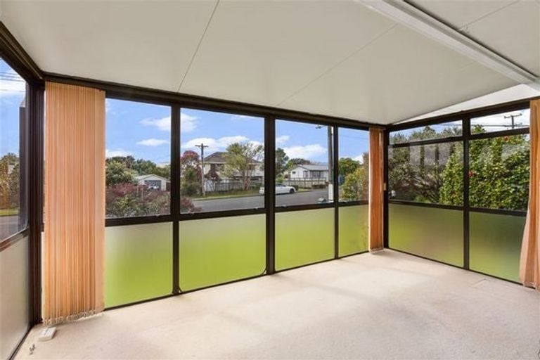 Photo of property in 12 Garelja Road, Henderson, Auckland, 0612