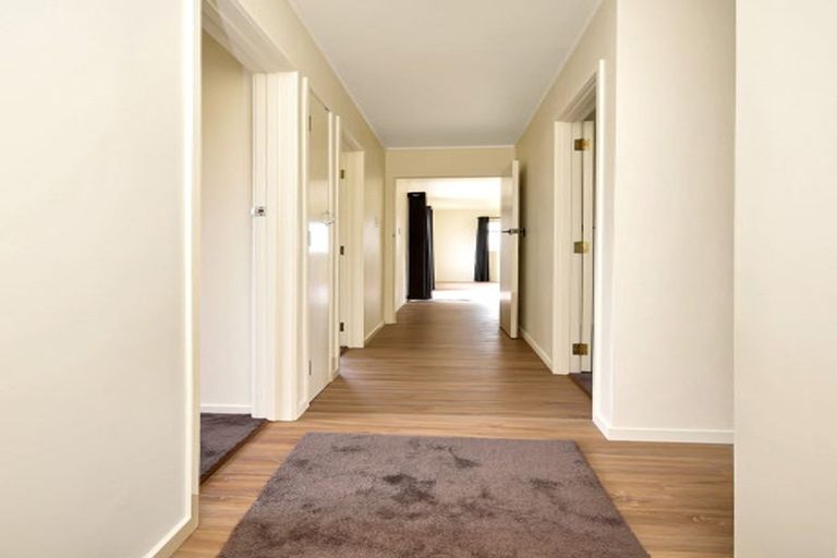 Photo of property in 25a West Harbour Drive, West Harbour, Auckland, 0618