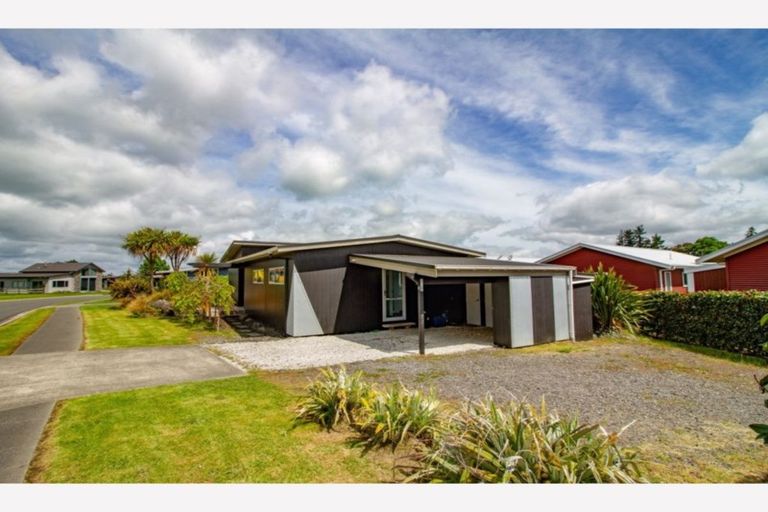 Photo of property in 2 Snowmass Drive, Ohakune, 4625