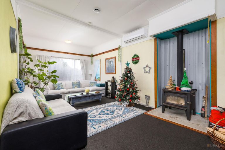 Photo of property in 13 Queens Terrace, Waimate, 7978