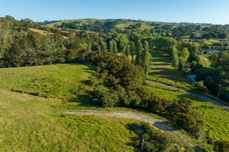 Photo of property in 21 Doel Road, Awanui, 0486