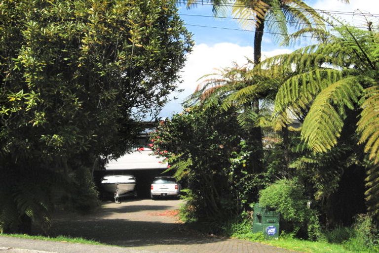 Photo of property in 56 Grand Vue Road, Kawaha Point, Rotorua, 3010