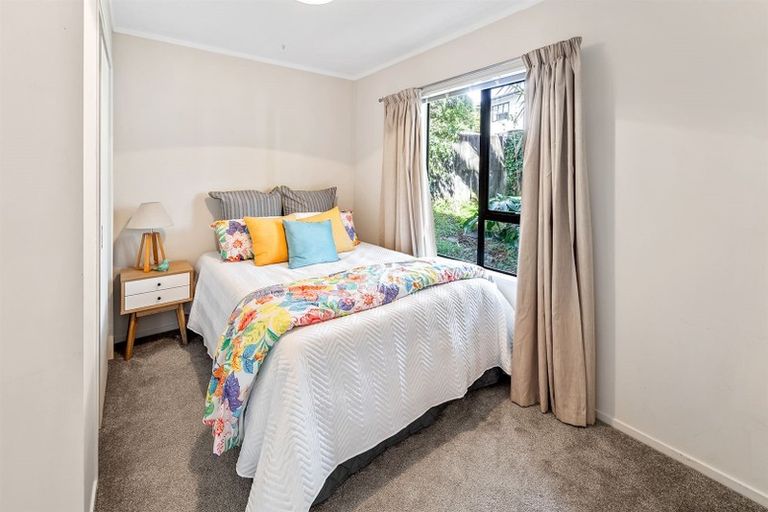 Photo of property in 1/70 William Bayes Place, Red Beach, 0932