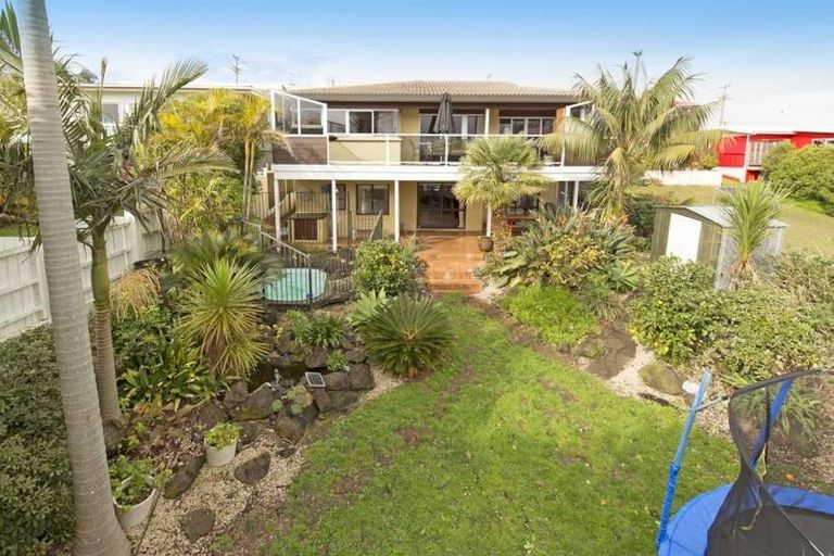 Photo of property in 1312 Whangaparaoa Road, Army Bay, Whangaparaoa, 0930