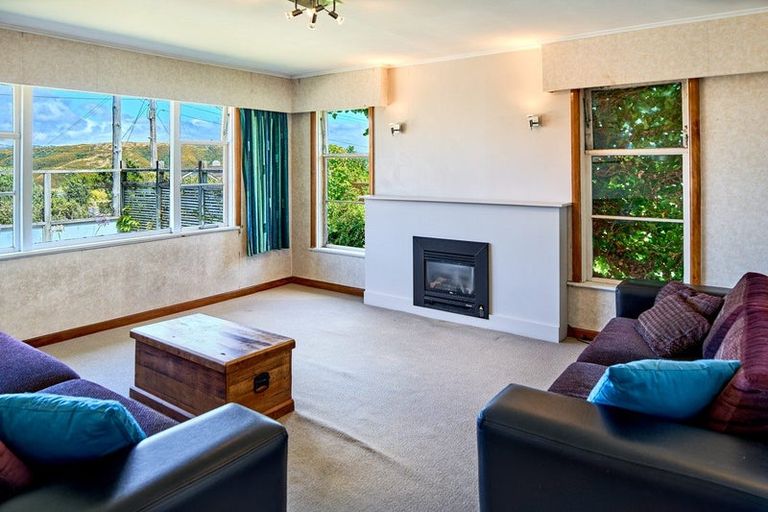 Photo of property in 16 Walker Avenue, Paremata, Porirua, 5026