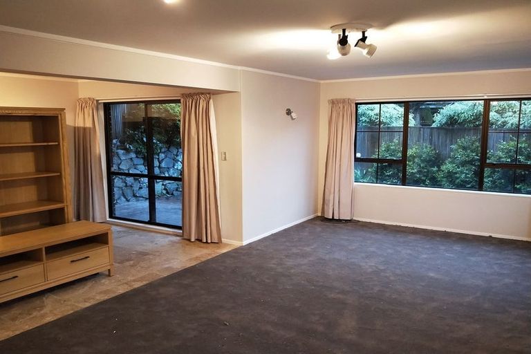 Photo of property in 74 Amapur Drive, Khandallah, Wellington, 6035