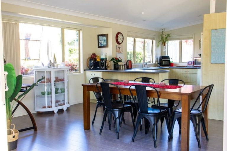 Photo of property in 5 Coralsea Way, Arkles Bay, Whangaparaoa, 0932