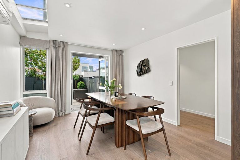 Photo of property in 3a Browns Road, St Albans, Christchurch, 8014