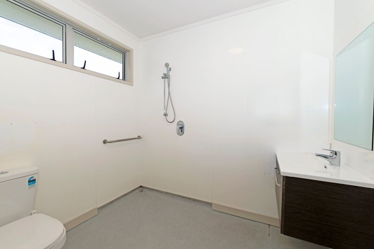 Photo of property in 1 Shale Avenue, Massey, Auckland, 0614