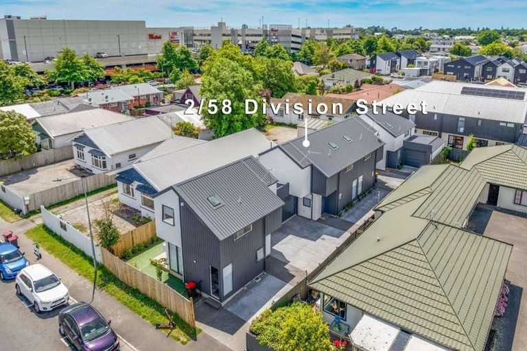 Photo of property in 2/58 Division Street, Riccarton, Christchurch, 8041
