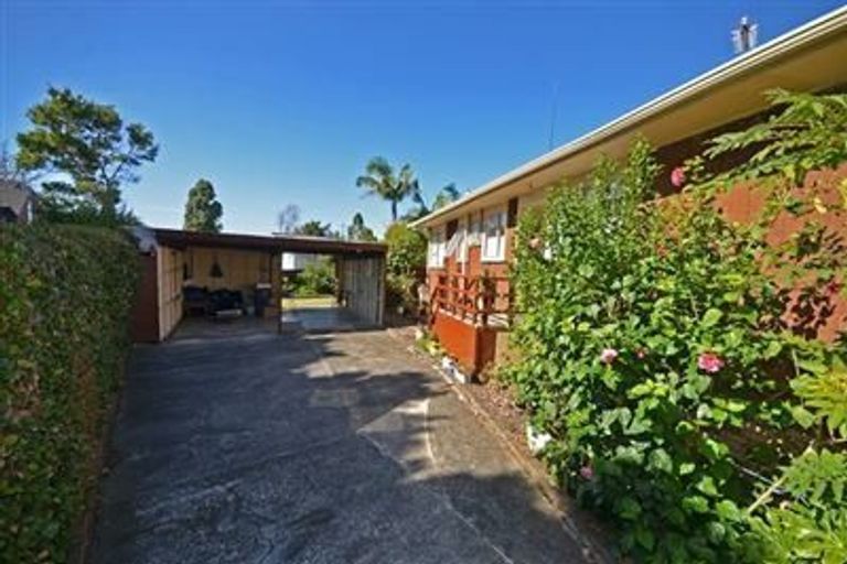 Photo of property in 7 Pipitea Place, Massey, Auckland, 0614