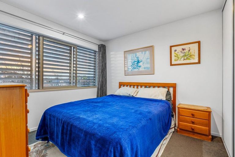 Photo of property in 1 Lyndon Street, Riccarton, Christchurch, 8011