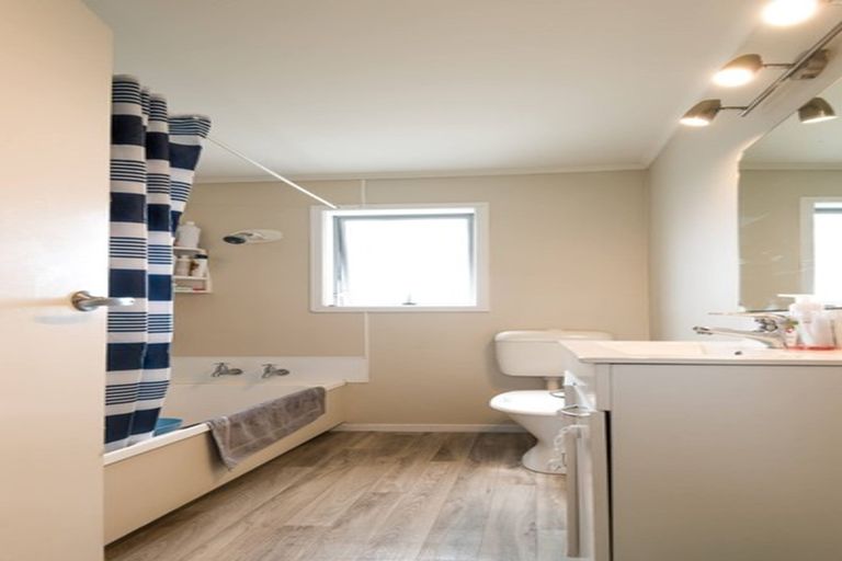 Photo of property in 10 Rimu Road, Stanmore Bay, Whangaparaoa, 0932