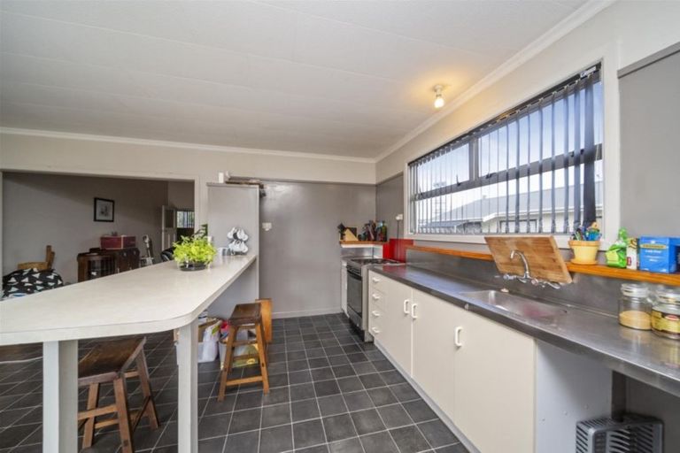 Photo of property in 1 Collins Street, Hawera, 4610