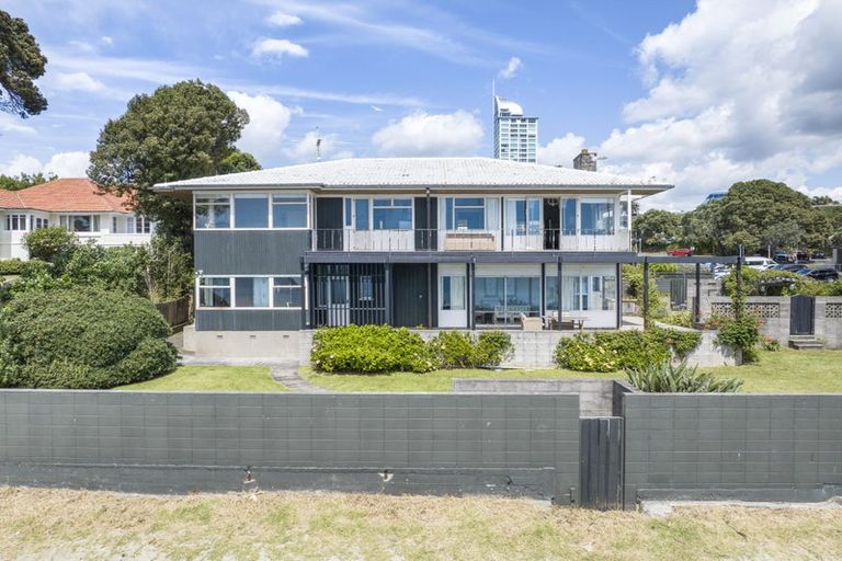 Photo of property in 21 The Strand, Takapuna, Auckland, 0622