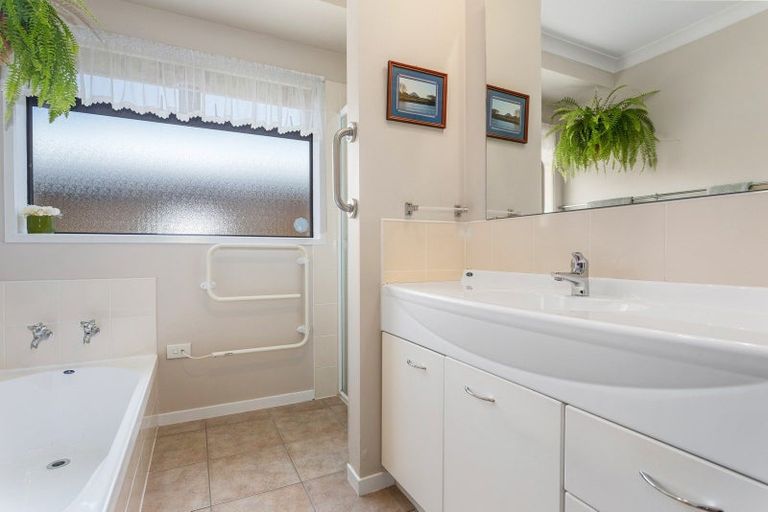 Photo of property in 16 Walnut Grove, Whakatane, 3120