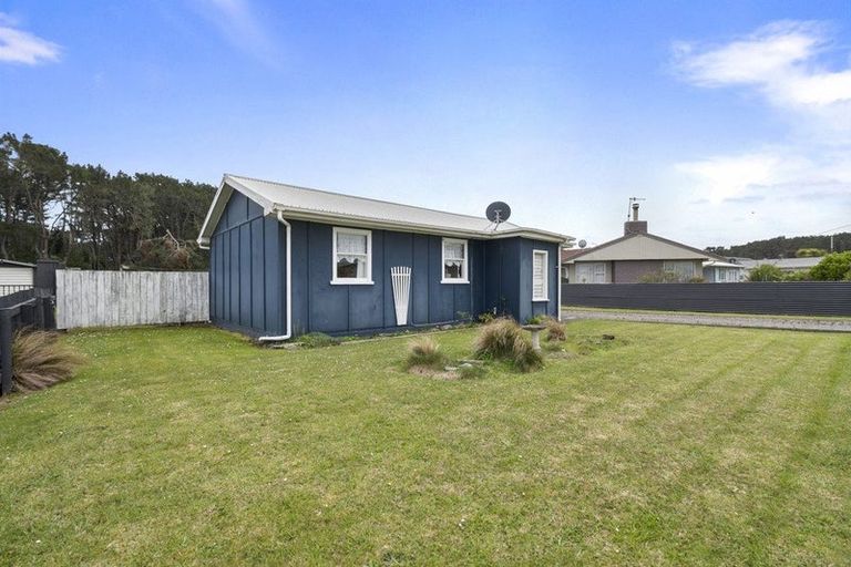 Photo of property in 68 Nash Parade, Foxton Beach, Foxton, 4815