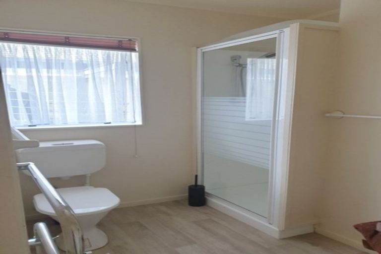 Photo of property in 82 Frank Nobilo Drive, Golflands, Auckland, 2013