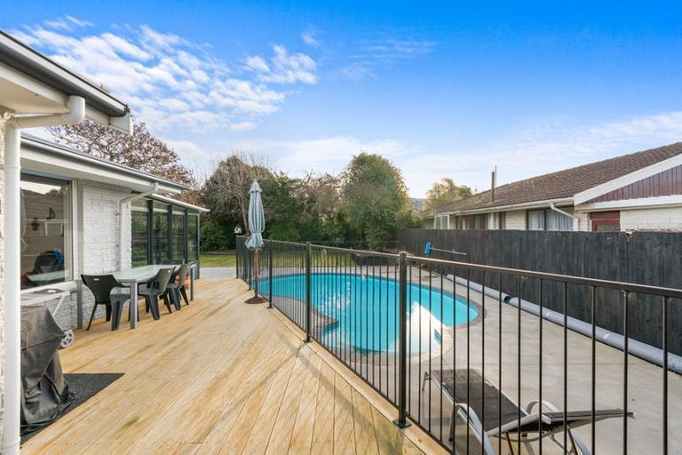 Photo of property in 23c Juniper Place, Burnside, Christchurch, 8053
