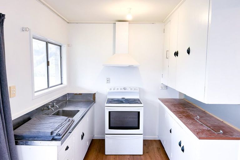 Photo of property in 29 Golf Road, New Lynn, Auckland, 0600