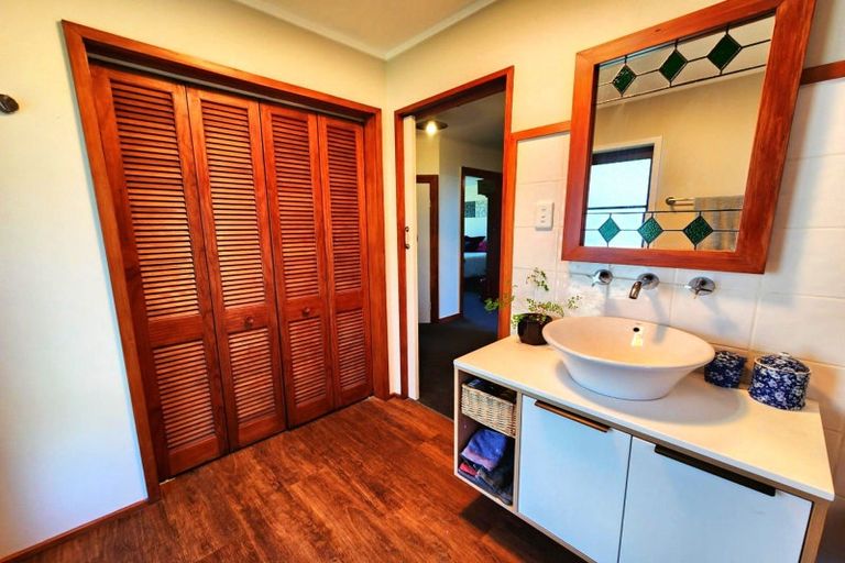 Photo of property in 43 Victoria Road, Westport, 7892