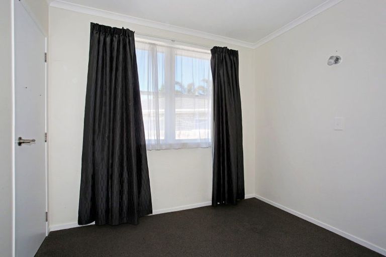 Photo of property in 1/1 Cooper Place, Papakura, 2110