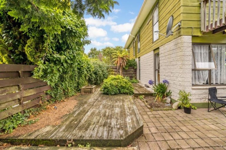 Photo of property in 27a Gemstone Drive, Birchville, Upper Hutt, 5018