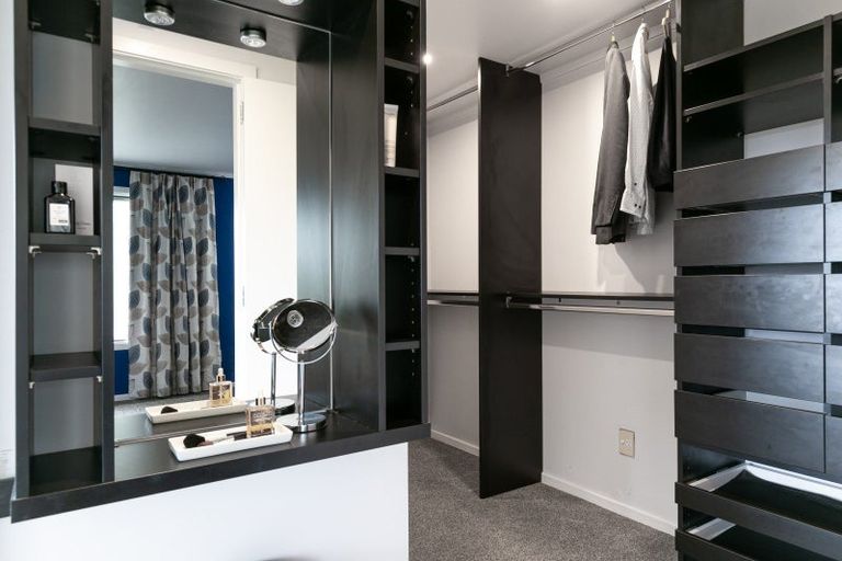 Photo of property in 32 Bellringer Crescent, Newlands, Wellington, 6037