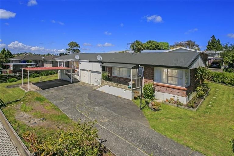 Photo of property in 1/13 Liston Street, Northcote, Auckland, 0627