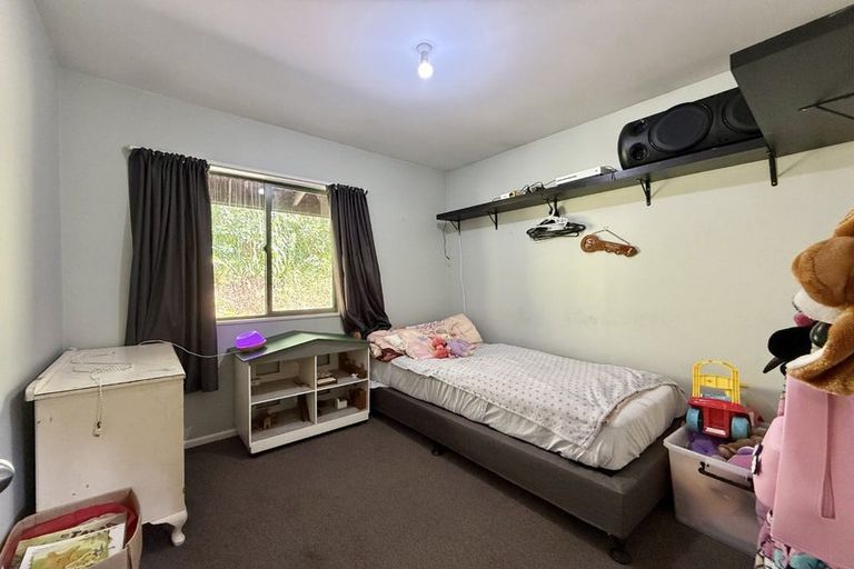 Photo of property in 116 Pinehaven Road, Pinehaven, Upper Hutt, 5019