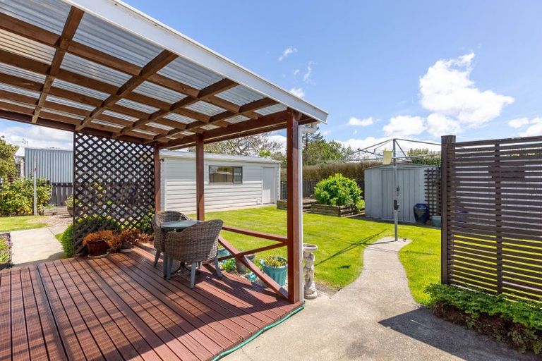 Photo of property in 13 Lowes Place, Solway, Masterton, 5810