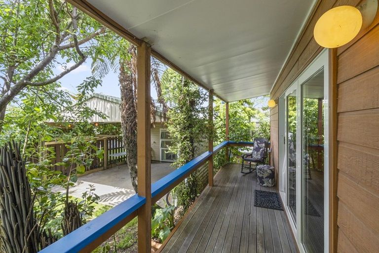 Photo of property in 4 Robert Grove, Paraparaumu, 5032