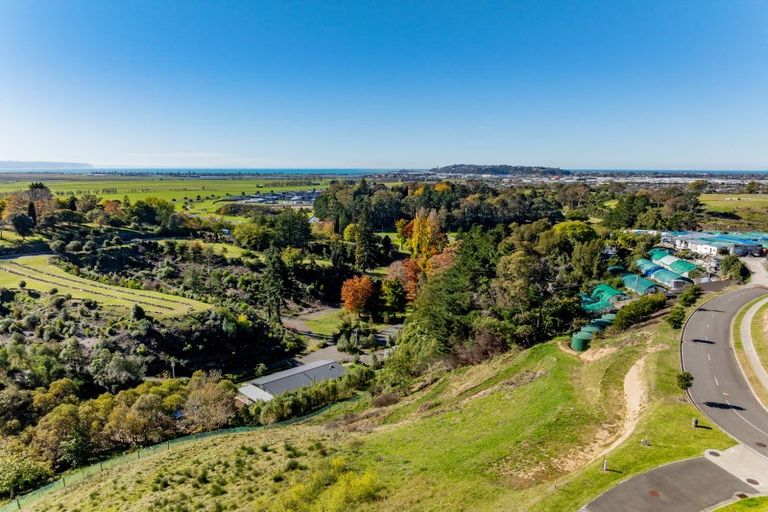 Photo of property in 86 Oak Road, Poraiti, Napier, 4112