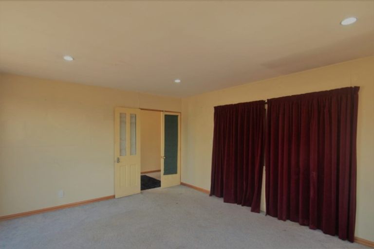 Photo of property in 52 Blue Gum Place, New Brighton, Christchurch, 8083