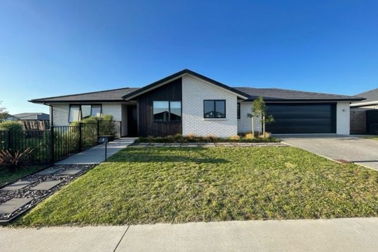 Photo of property in 2 Tiria Drive, Papamoa Beach, Papamoa, 3118