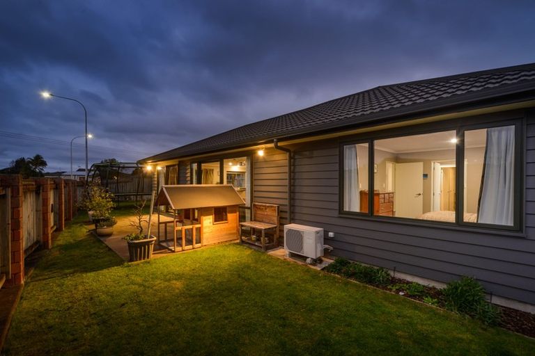 Photo of property in 8 Angelina Way, Kelvin Grove, Palmerston North, 4414