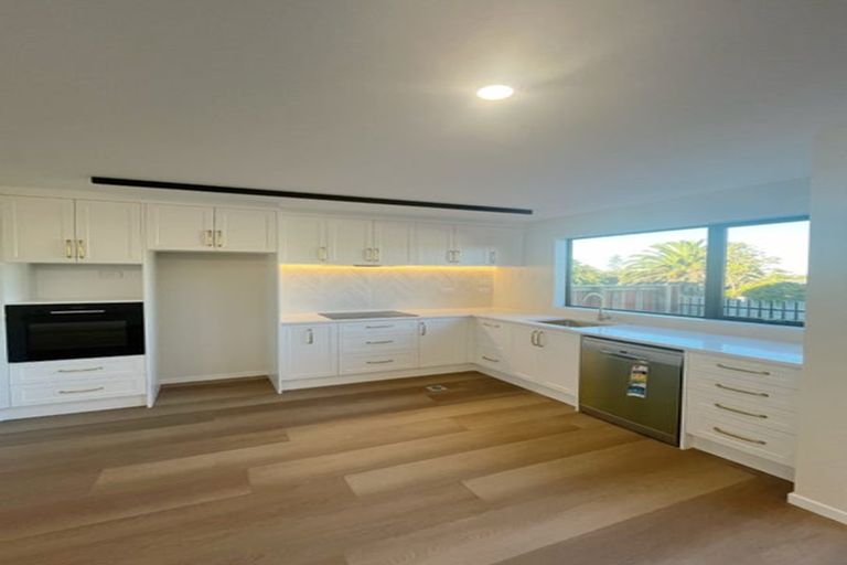 Photo of property in 9b Glamorgan Drive, Torbay, Auckland, 0630