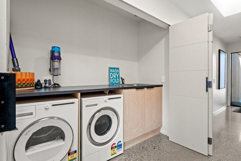 Photo of property in 32 Corriedale Road, Jacks Point, 9371