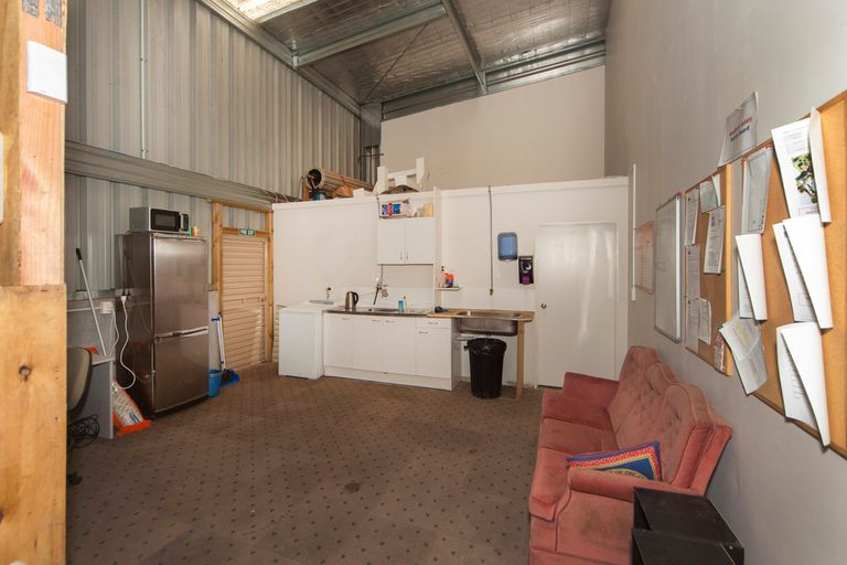 Photo of property in 13 Central Park Drive, Te Atatu South, Auckland, 0610